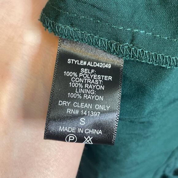 NWT ASTR the Label Lace V-Neck Midi Dress in Hunter Green Women's Small - Picture 6 of 8